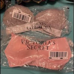 Victoria secret bras 32C brand new! Paid $26 each! I’ll take $40 for both!